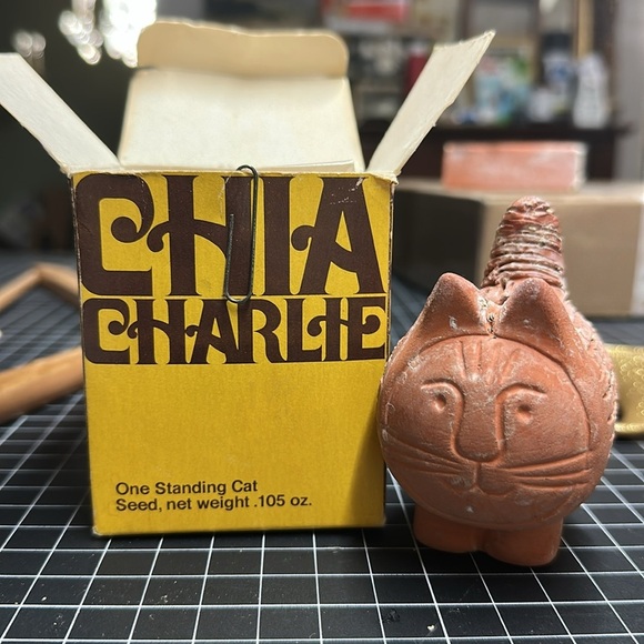 Vintage Chia Charlie One Standing Terracotta Cat Feline 1980s Collectible Plant - Picture 8 of 9